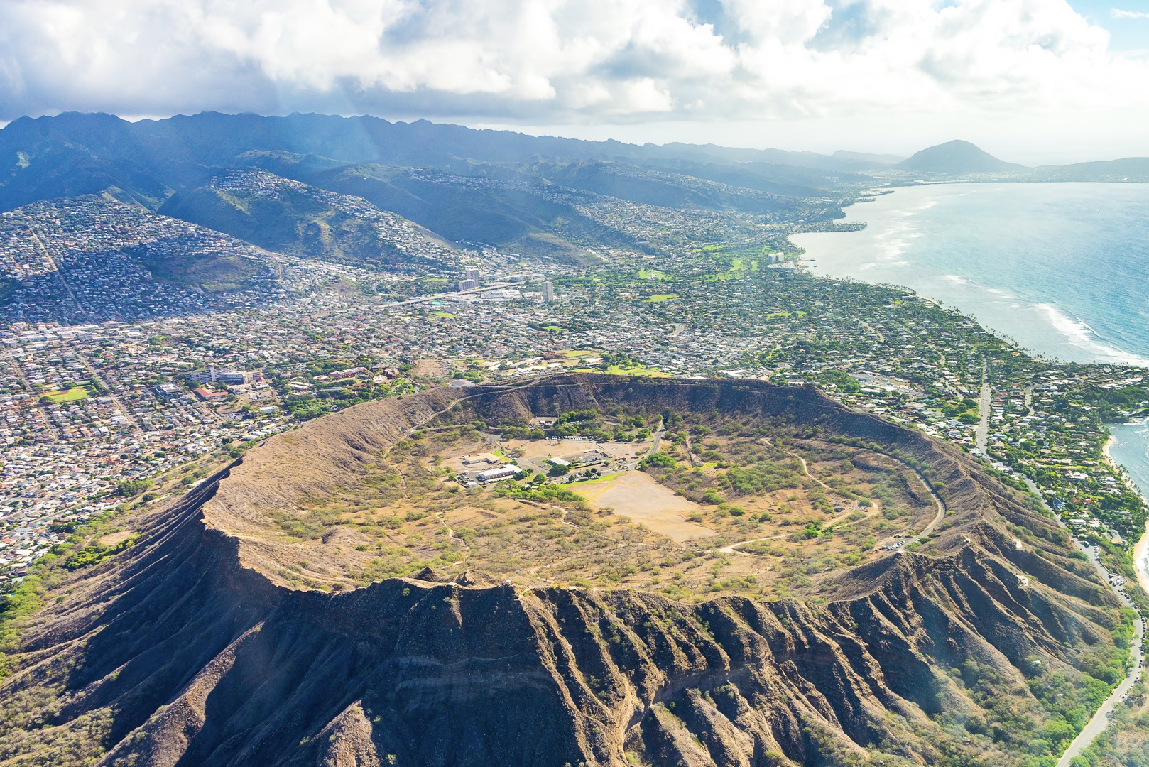 Diamond Head State Monument - The popular Hawaii State Park