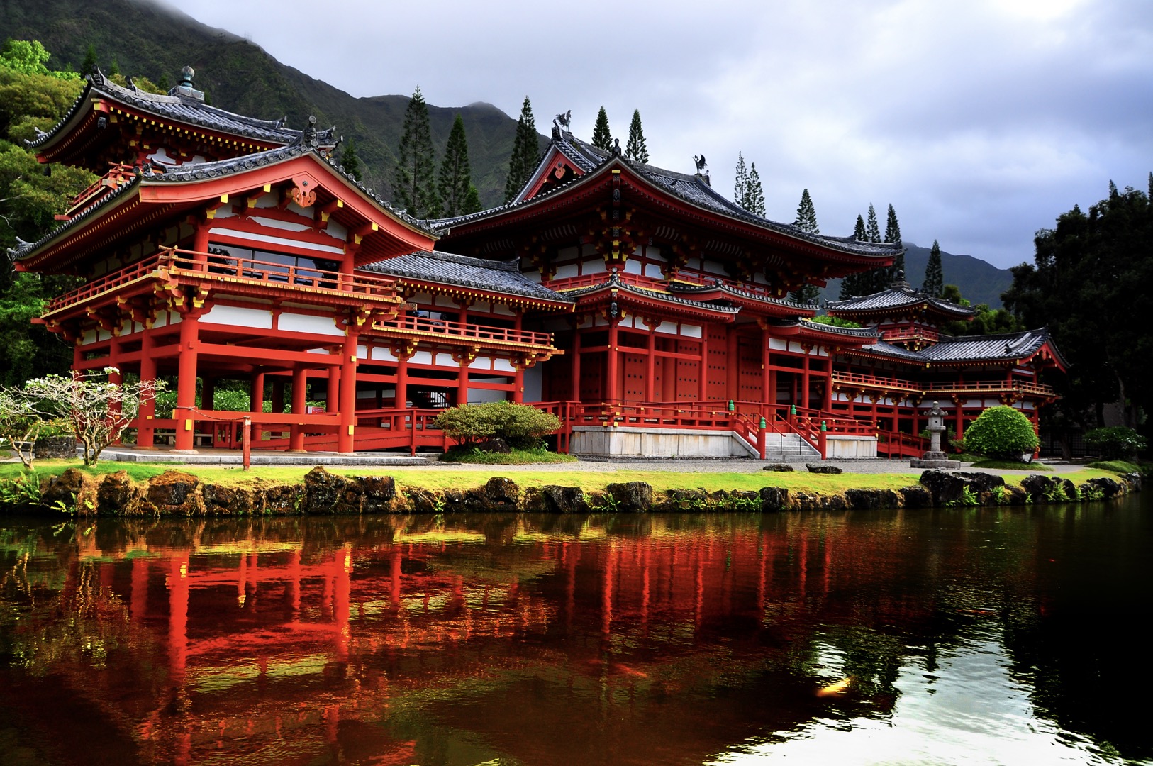 Byodo-In Temple - The temple of life amidst the wilderness - Circle Adventure