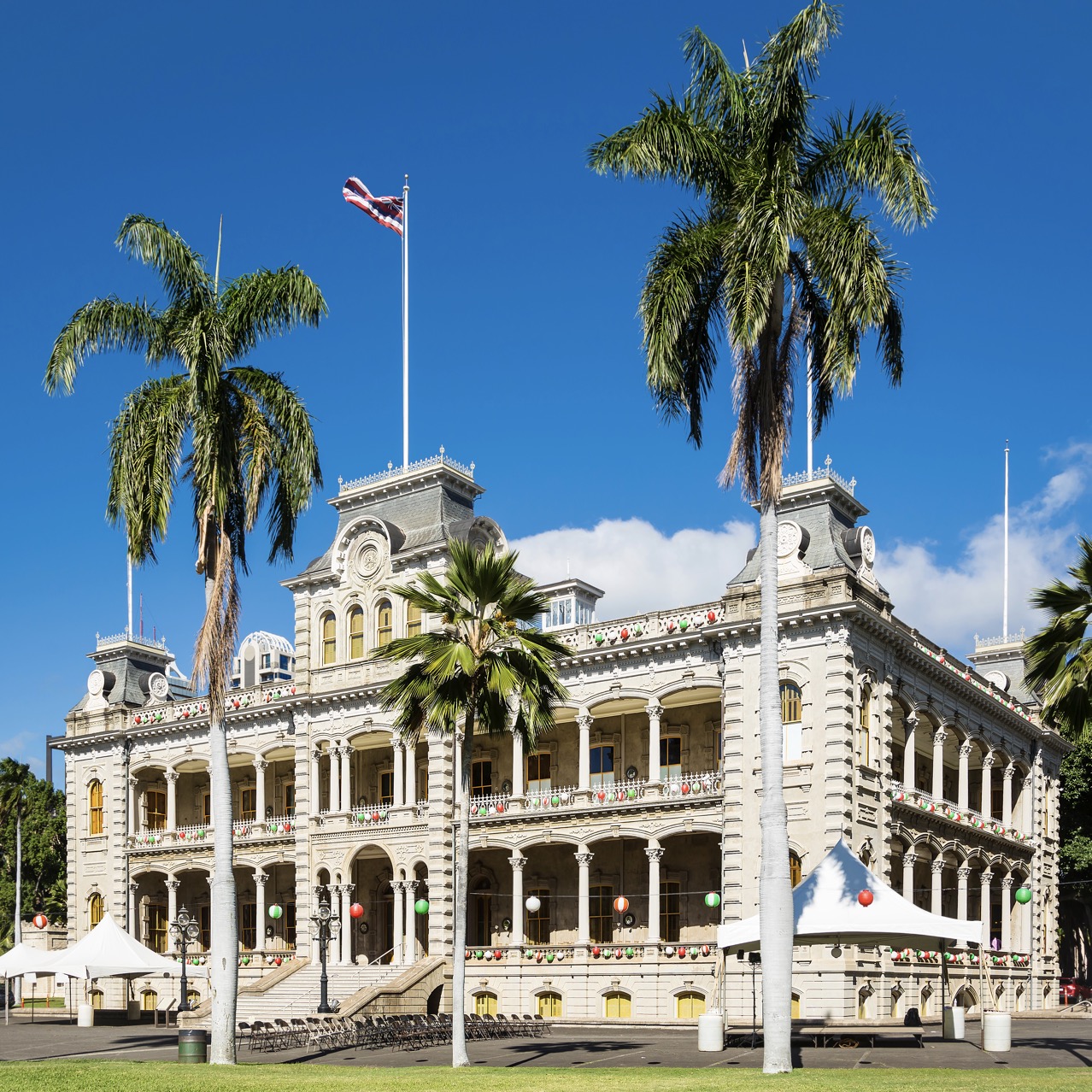 A Visit To Iolani Palace - Honolulu - Oahu