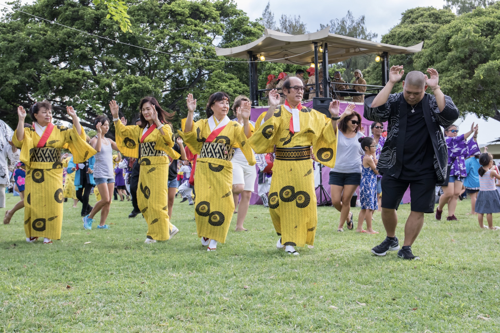 Exploring Kapiolani Regional Park Events M.A.Y Tours in Hawaii